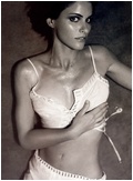 Amanda Peet nude