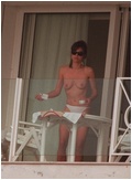 Elizabeth Hurley nude