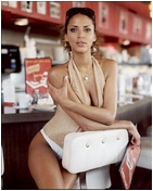 Noemie Lenoir nude