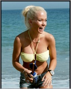 kendra-wilkinson_01.jpg - 106 KB