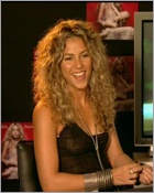 shakira_01.jpg - 120 KB