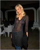 tori-spelling_08.jpg - 98 KB