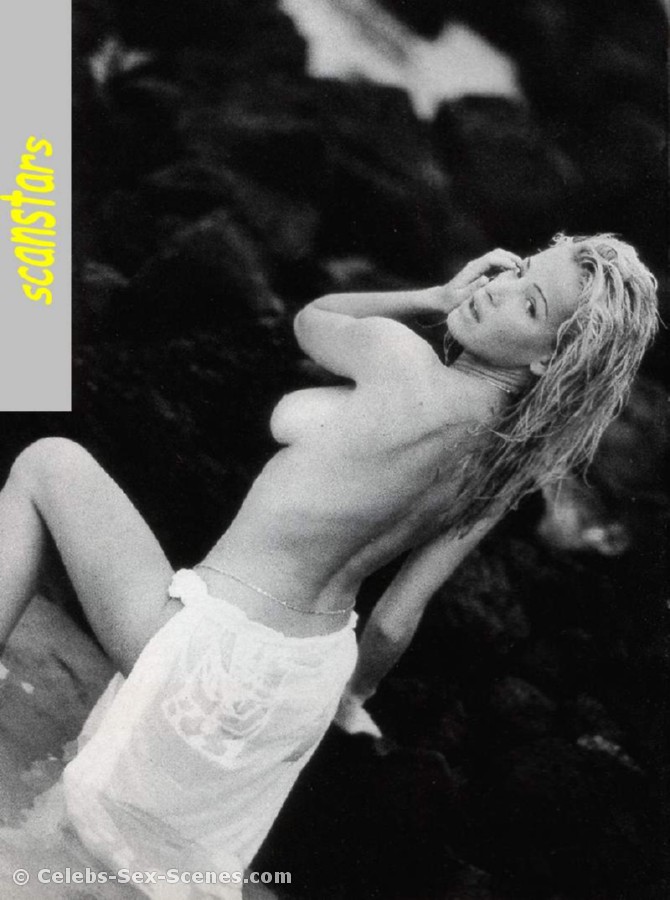 Ophélie Winter  nackt